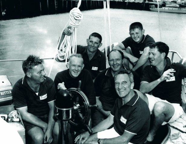 Magnus Halvorsen and Freya crew, 1963. Magnus is center, fourth from left. 